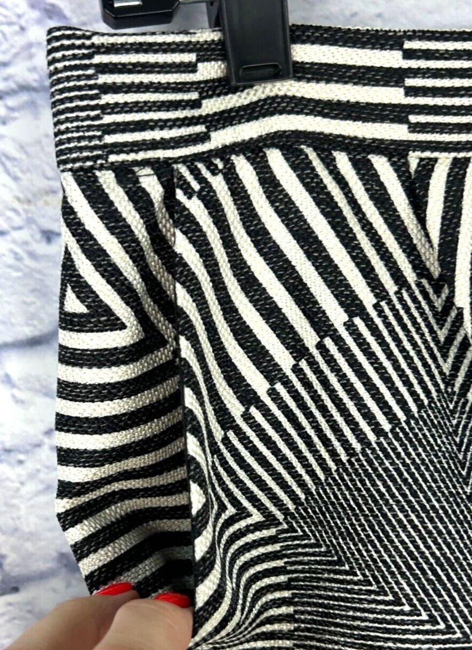 HD In Paris Anthropologie Women Sz MP Petite Black White Geometric Mini Skirt U3 - Picture 9 of 13